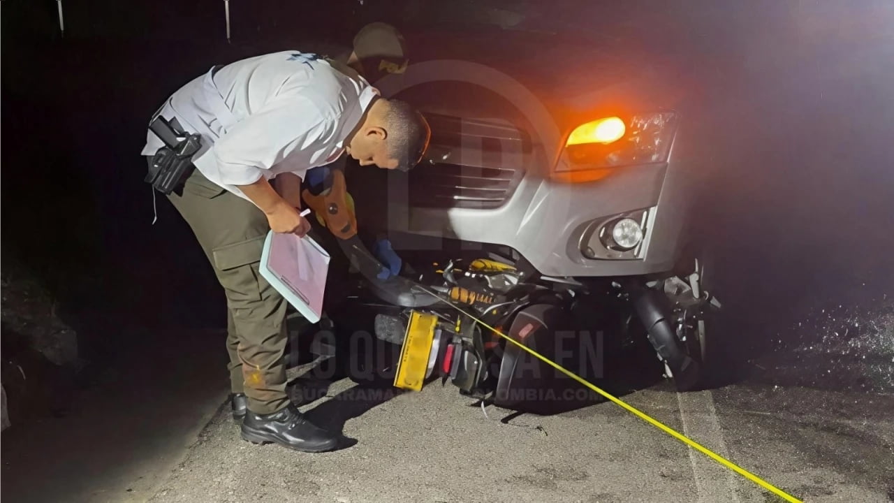 Motociclista falleció en accidente de transito entre Lebrija y el Aeropuerto; una joven resultó gravemente herida