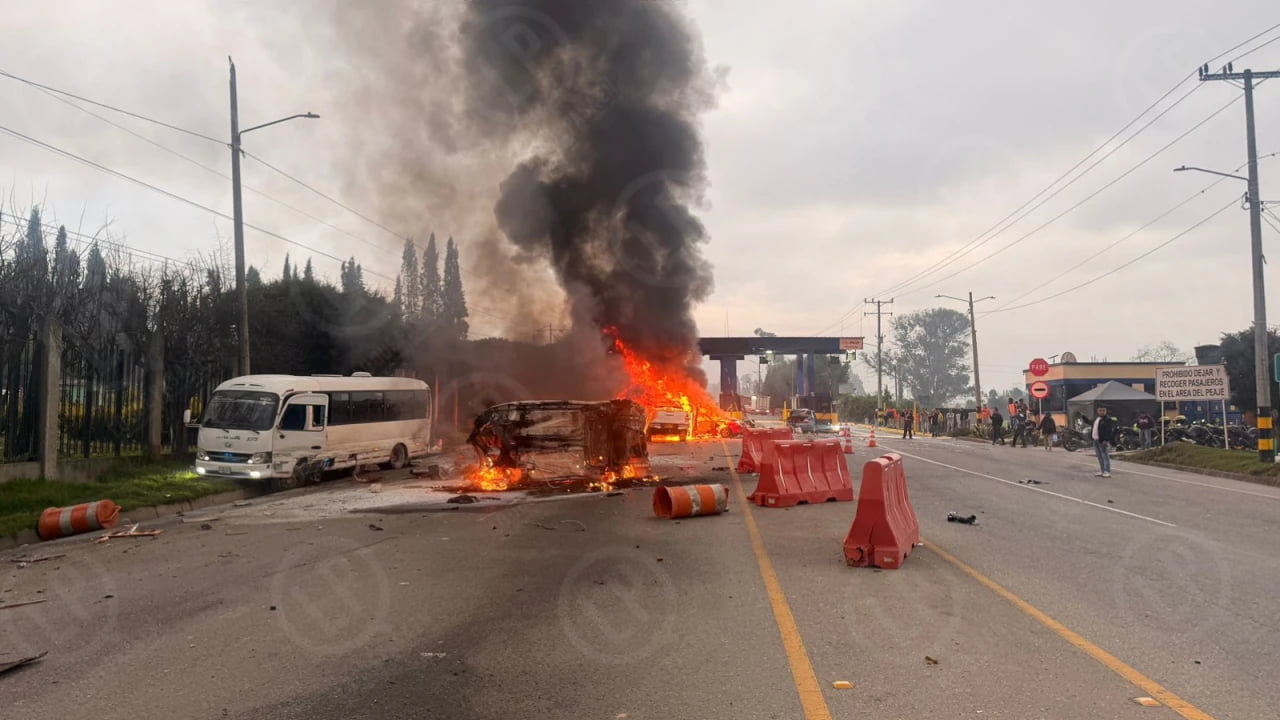 Fuerte accidente en peaje casa blanca deja 16 lesionados, y un fallecido al momento