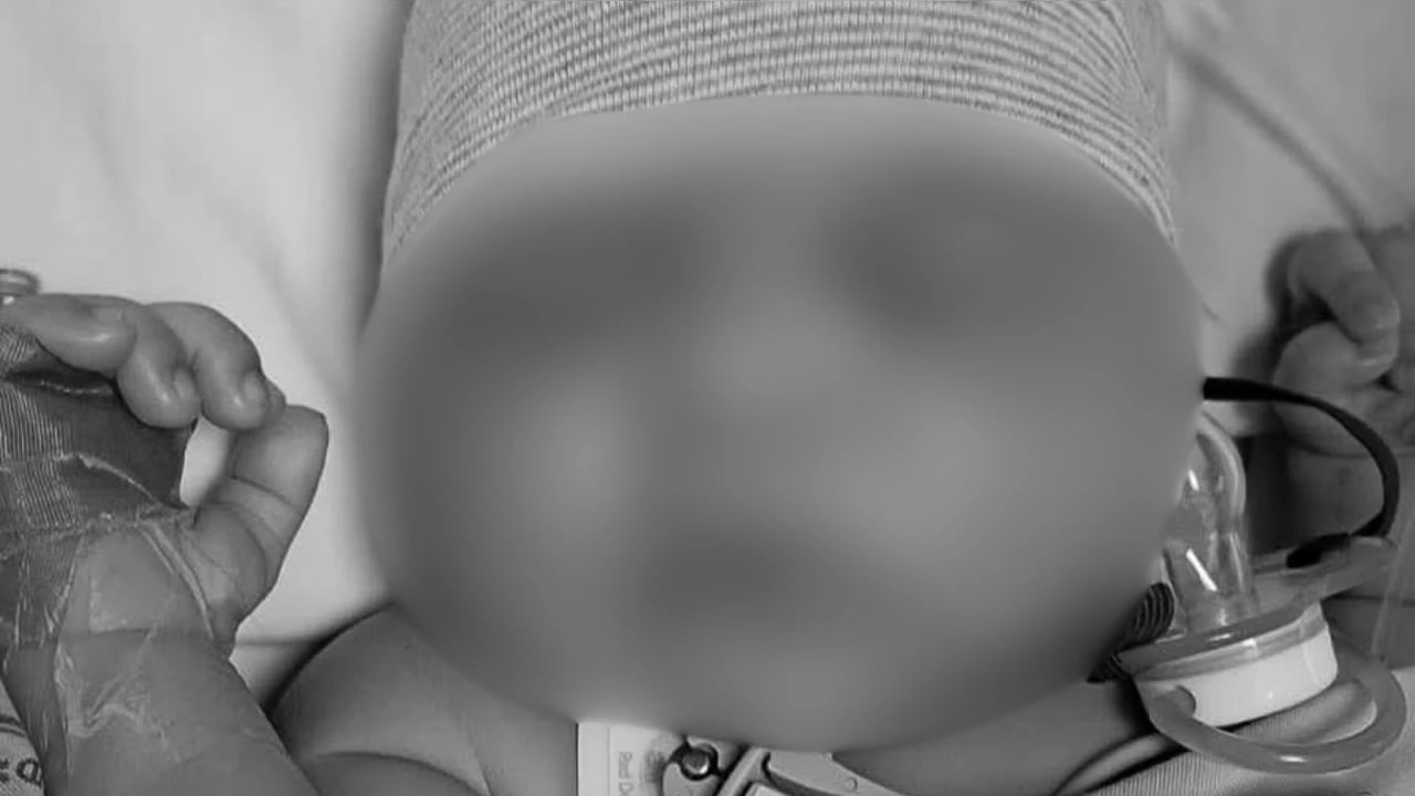 Bebé de 35 días murió tras esperar traslado médico.
