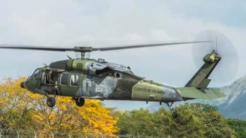 Helicóptero Black Hawk cayó con 19 militares a bordo