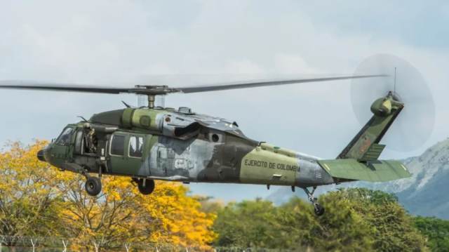 Helicóptero Black Hawk cayó con 19 militares a bordo