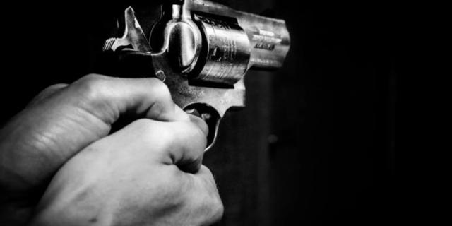 En México, un Abogado le disparó a su cliente en plena audiencia y luego se quito la vida.