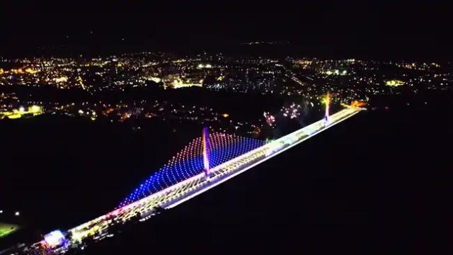 A oscura quedó El Puente La Novena, tras robo de alumbrado público