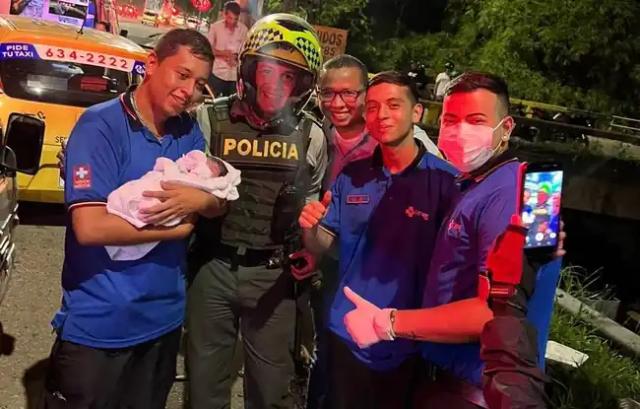 Bebé nació en un taxi en Floridablanca