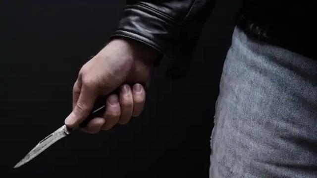 De 30 puñaladas un hombre asesinó a su pareja sentimental en medio de un ataque de ira.