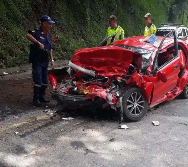 Video: Micro sueño o imprudencia deja 5 personas lesionadas en accidente de tránsito en la vía Rionegro – Playón