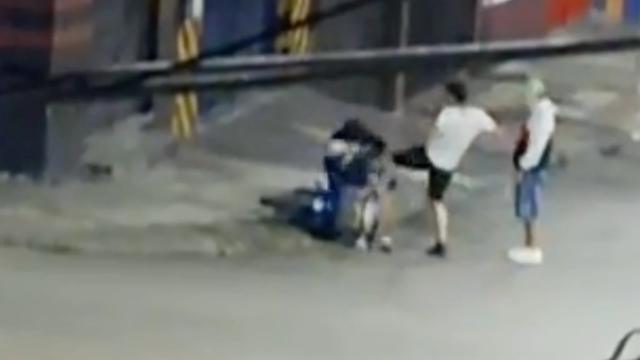 Video: Indignación causa agresión a una mujer en Bucaramanga