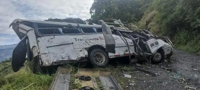 video: Ya son tres los menores que murieron tras accidentarse bus escolar en Guacamayas