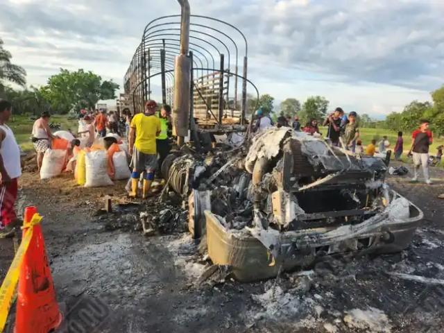 Motociclista murió calcinado tras chocar con tractocamion