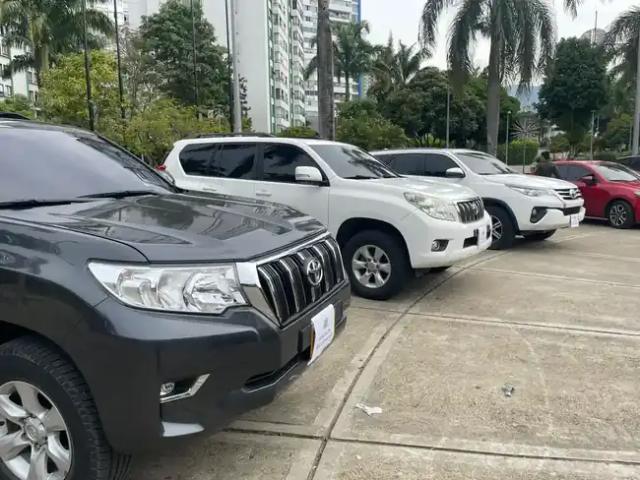Policía recupera 6 vehículos robados de alta gama