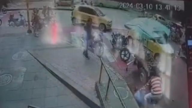 Mototaxista acabo con la vida de un vendedor ambulante porque su "zorra" golpeó su moto