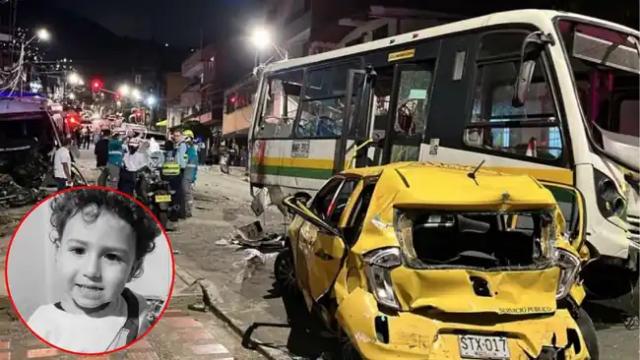 Tragedia en Medellín: Niño de 2 años murió aplastado en un accidente que dejó dos muertos y 16 heridos