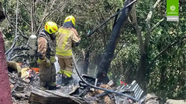 Incendio arrasó con tres viviendas en Bucaramanga. La emergencia al parecer fue provocada