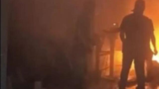Voraz incendio arrasó con un taller de motocicletas en la diagonal 15 en Bucaramanga