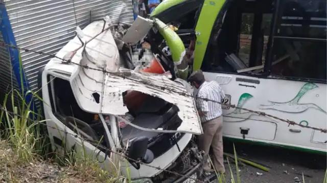 Murió José Alexander Torres, el conductor del furgón que chocó con buseta Flotax en el sector de Tres Esquinas