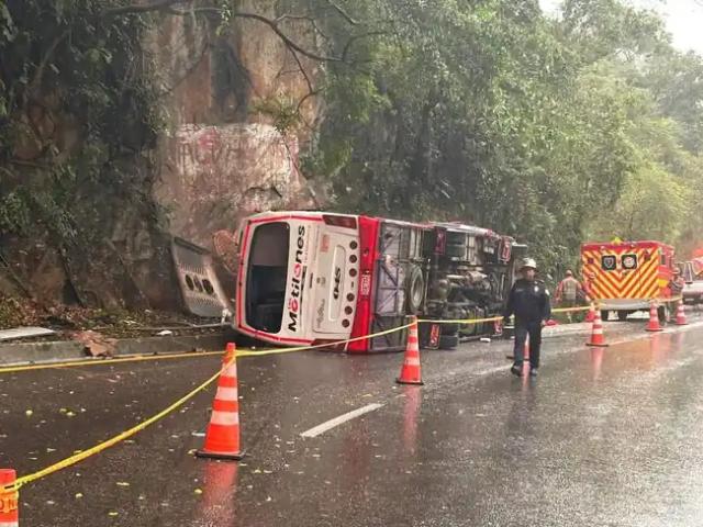 Trágico accidente en la vía Cúcuta-Pamplona dejó un muerto y 21 heridos