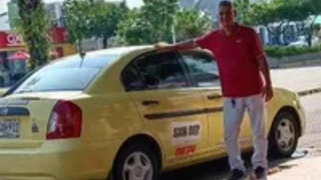 Taxista santandereano devolvió 10 millones de pesos olvidados por un pasajero
