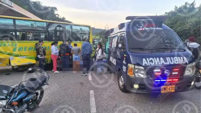 Motociclista falleció en choque con bus de servicio público en el norte