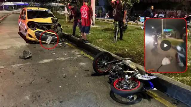 Video: Momento exacto en que motociclista evadiendo control choca con taxi