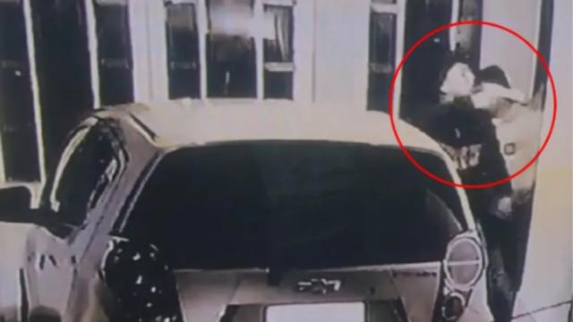 Violento atraco tras la celebración de Halloween dejó a dos heridos a bala