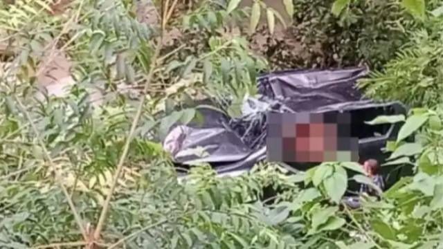 Hombre cayó en una camioneta a un abismo en la vía Bucaramanga - San Alberto