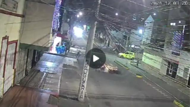 Video: Violento choque entre motocicletas en Bucaramanga dejó tres heridos