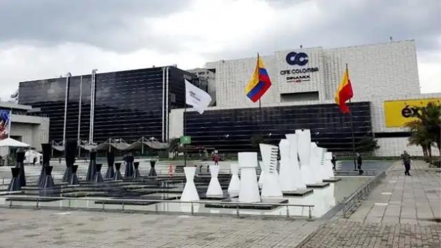 Niña de 5 años murió al caerle una placa de vidrio en centro comercial
