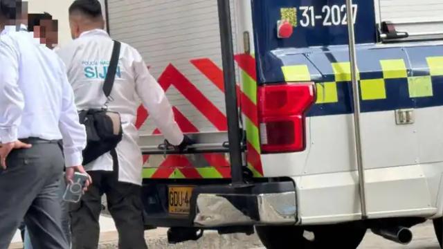 Lo mataron por equivocación cuando compartia una cerveza con un amigo en Floridablanca