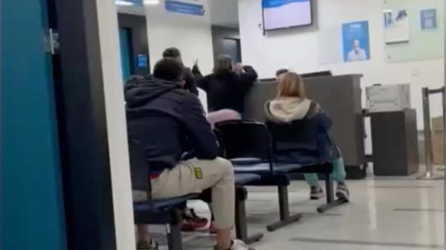 Inaudito: Ciudadana denuncia negligencia en atención médica y cancelación de cita por llegar un minuto tarde