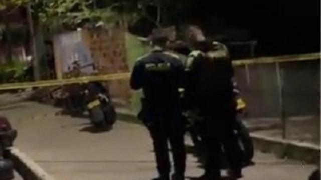 José fue ejecutado mientras conducía su moto en una vía pública