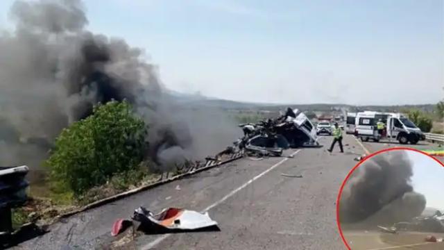 ¿Tragedia en las carreteras! Accidente múltiple dejó 21 muertos