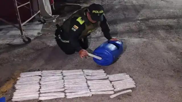 Recicladores hallaron 68 barras de explosivo ocultas en una caneca de plástico