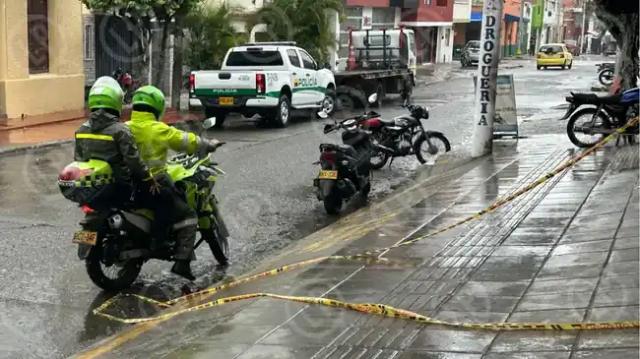 Joven fue asesinado de una puñalada en el pecho frente al parque Cristo Rey