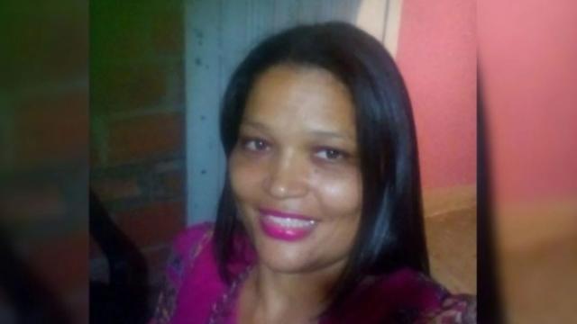 Mujer fue hallada sin vida dentro de su vivienda, tenía una herida en el cuello