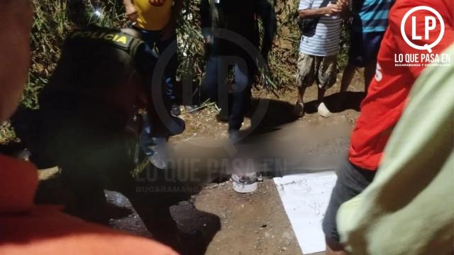 Sicarios asesinan a hombre en Bucaramanga y dejan un mensaje que decía “por sapo”