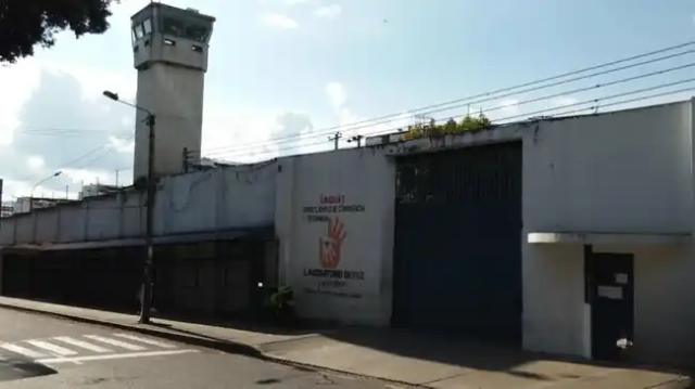 Recluso de la cárcel modelo murió tras caer de un tercer piso