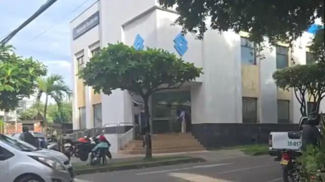Atraco armado en entidad bancaria de Santander desató el pánico