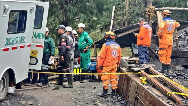 Hallan sin vida a dos de los seis mineros atrapados luego de explosión por acumulación de metano.
