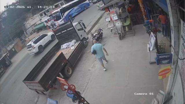 Video: Luz Elena murió al intentar cruzar la vía y fser arrollada por bus de Copetran en Lebrija