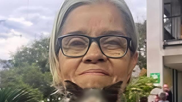 Mujer fue hallada sin vida en su vivienda y presuntamente su hijo habría estado involucrado.