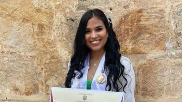 Mujer embarazada fue atacada a tiros mientras estaba en su casa.
