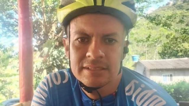 Ciclista murió mientras ascendía a Las Antenas en Bucaramanga.
