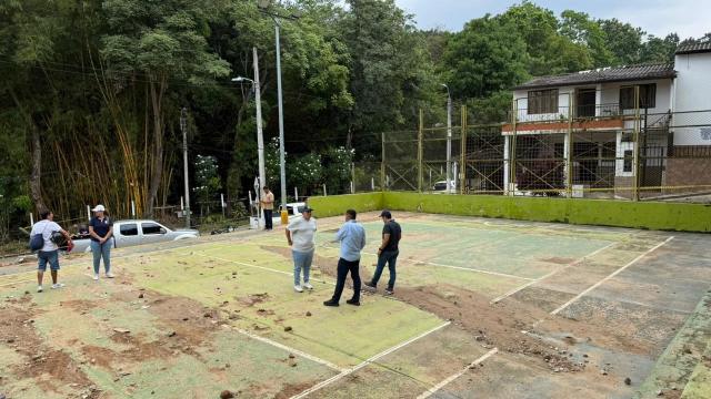Alcalde de Floridablanca lidera atención por emergencia en cancha de Zapamanga V