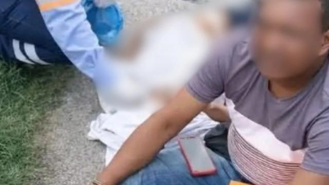 “¡Mira dónde acabaste, mi viejo!”: adulto mayor murió tras ser arrollado en plena vía.