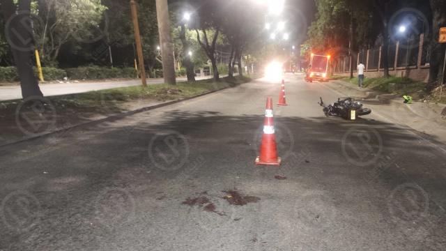 Vehículo de carga habría seguido su camino tras accidente donde murió Ángel
