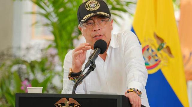 Petro cerrará su agenda internacional con una polémica visita a Cuba