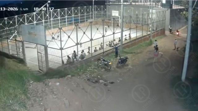 Cámaras registraron el momento exacto en que atacaron a una persona en Piedecuesta