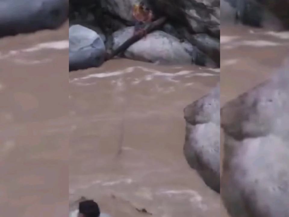 Mueren cuatro jóvenes tras ser arrastrados por una corriente de agua en San Martín.