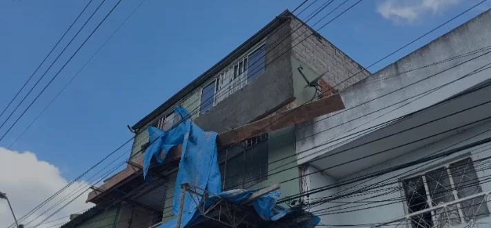 Buscan familiares del hombre que falleció luego de caer de una obra en Real de Minas