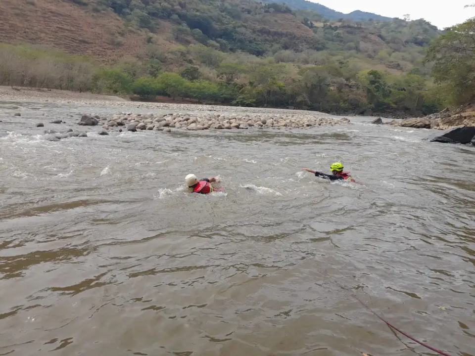 Continúa la búsqueda del joven ahogado en el Río Fonce